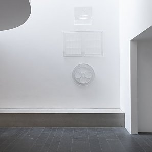 Raumansicht Ausstellung Finja Sander und Tatjana Stürmer »Wovon träumt der Stein, wovon die Wand?«