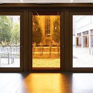 Raumansicht Ausstellung Finja Sander und Tatjana Stürmer »Wovon träumt der Stein, wovon die Wand?«