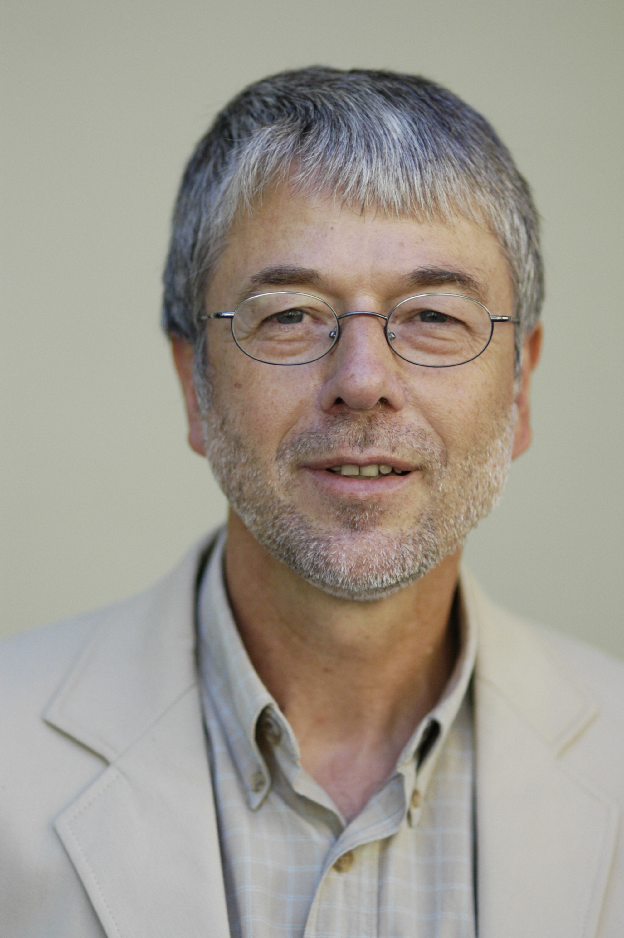 MIT Bernhard Dinkelaker
