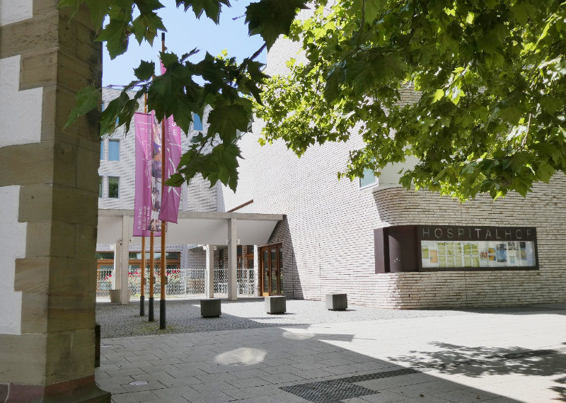 Das Gebäude des Hospitalhofs Stuttgart, Blick auf den Eingangsbereich