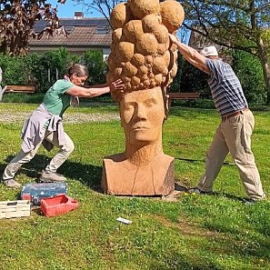 Aufbau Skulpturengarten Copyright Rehfeldt