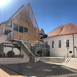 Panoramafoto mit Neubau Copyright PKC Freudental
